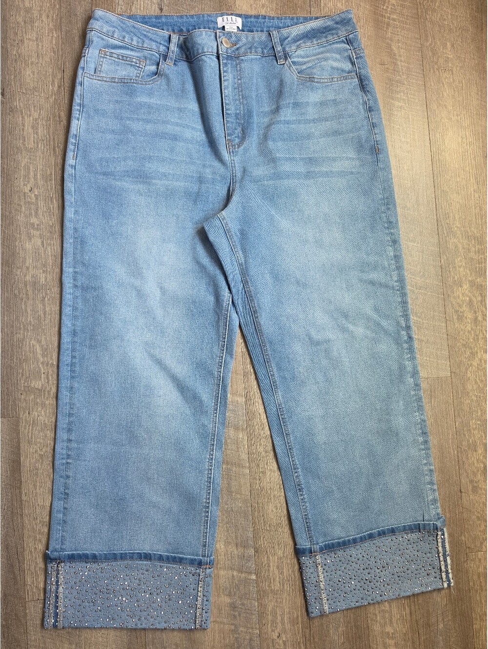 ELLE Light Wash Denim Capri Jeans with Embellished Cuffs Size 18W